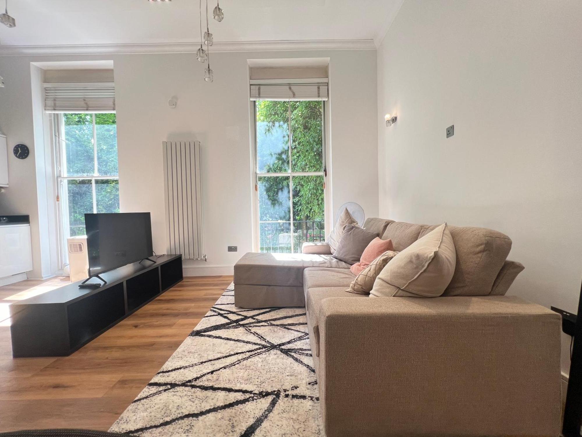 3.5 High Ceilings - Centrally Located London Exterior photo