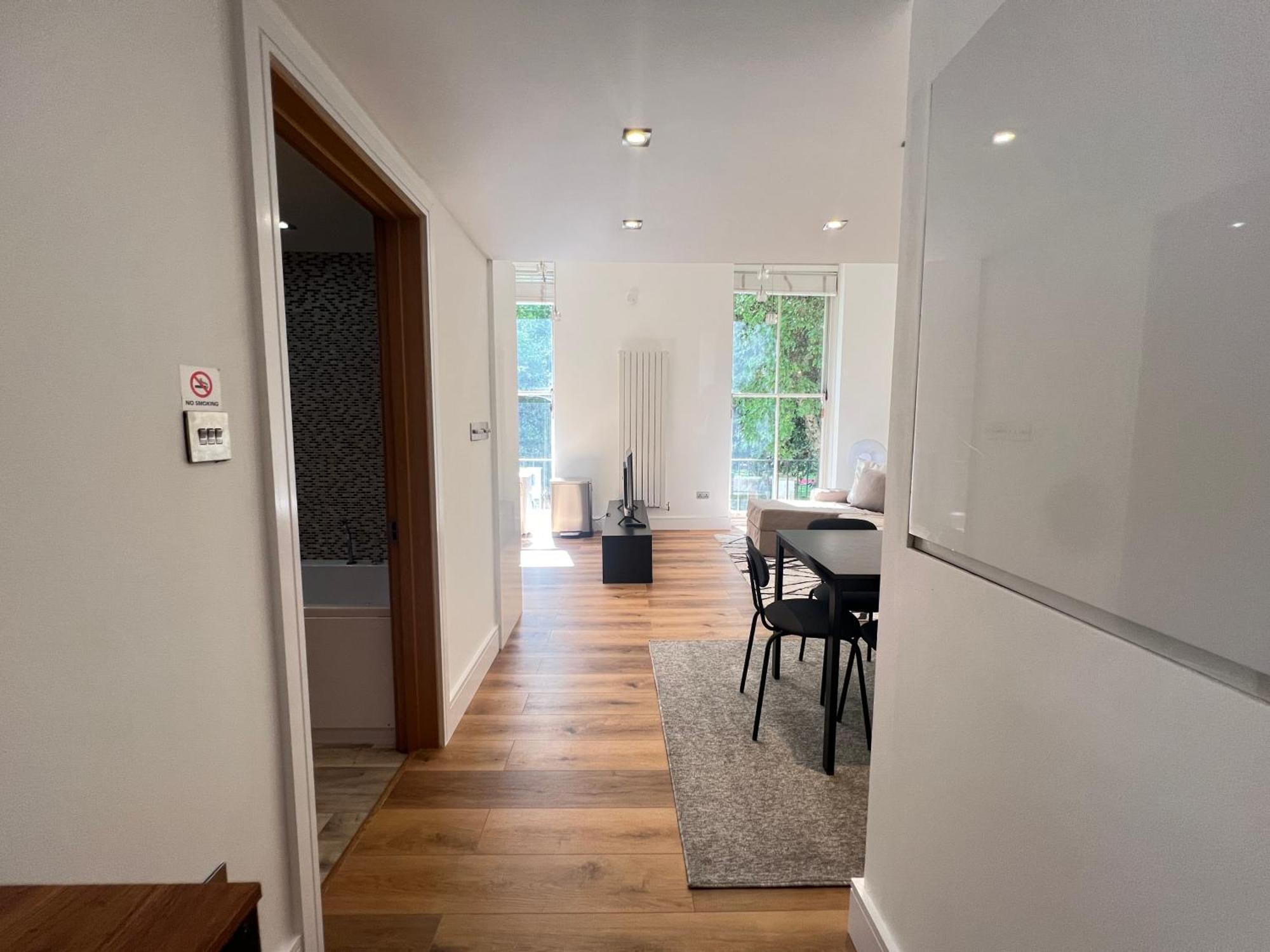 3.5 High Ceilings - Centrally Located London Exterior photo